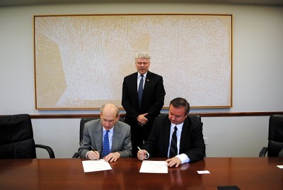 DSC_0025[2]-signing with Jostein in picture